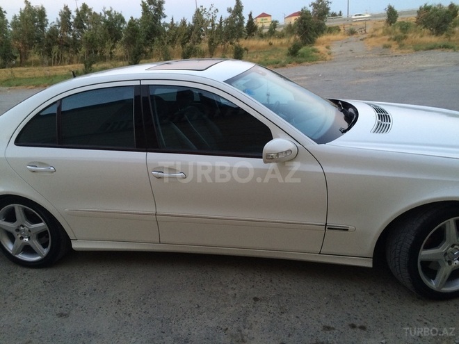 Mercedes E 240 2005, 115,000 km - 2.4 l - Bakı