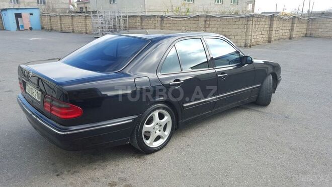 Mercedes E 220 2000, 243,000 km - 2.2 l - Bakı