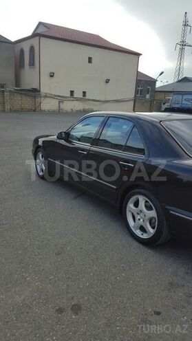 Mercedes E 220 2000, 243,000 km - 2.2 l - Bakı