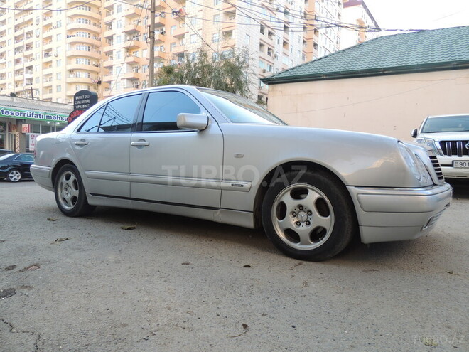 Mercedes E 240 1998, 254,000 km - 2.4 l - Bakı
