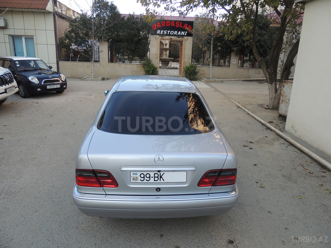 Mercedes E 240 1998, 254,000 km - 2.4 l - Bakı