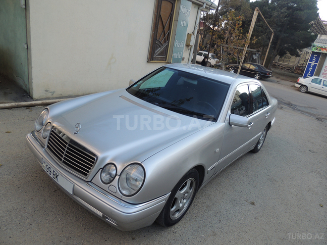 Mercedes E 240 1998, 254,000 km - 2.4 l - Bakı