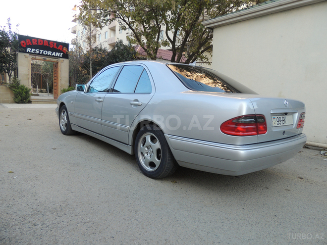 Mercedes E 240 1998, 254,000 km - 2.4 l - Bakı