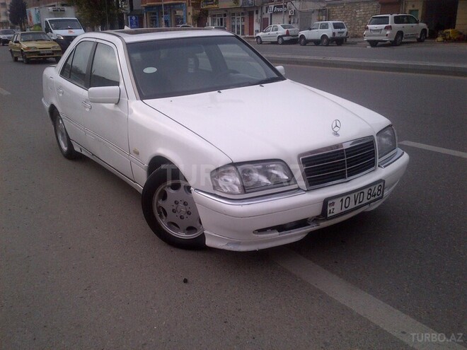 Mercedes C 220 1995, 230,000 km - 2.2 l - Bakı