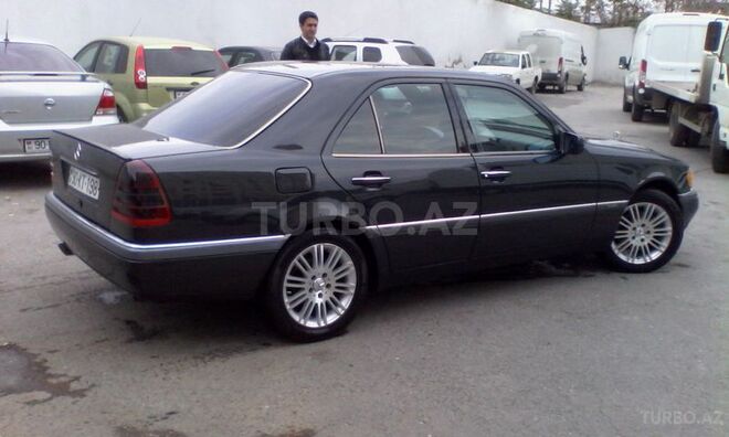 Mercedes C 200 1995, 180,000 km - 2.0 l - Bakı