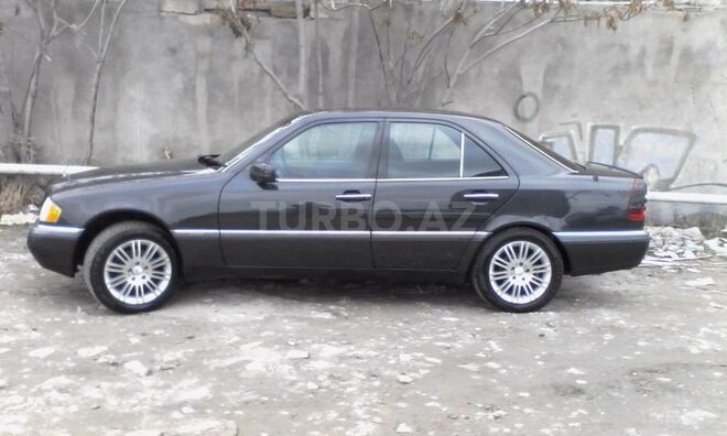 Mercedes C 200 1995, 180,000 km - 2.0 l - Bakı