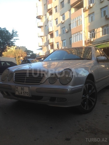 Mercedes E 240 2001, 167,000 km - 2.6 l - Bakı