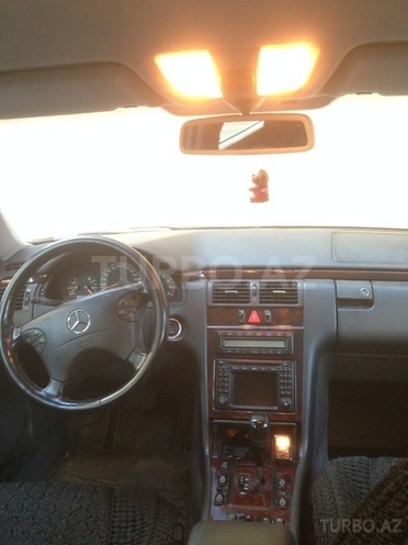 Mercedes E 240 2001, 167,000 km - 2.6 l - Bakı