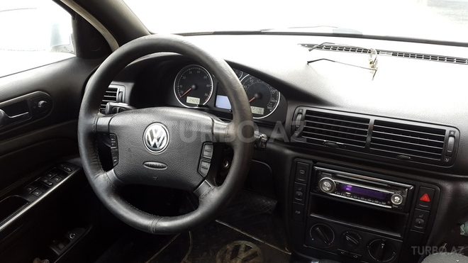 Volkswagen Passat 2001, 221,000 km - 1.8 l - Bakı
