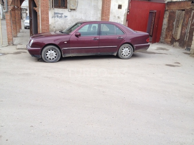 Mercedes E 230 1995, 432,000 km - 2.3 l - Bakı