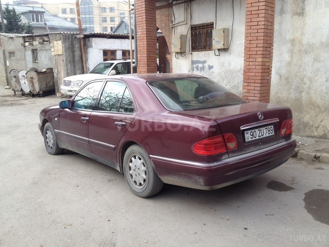 Mercedes E 230 1995, 432,000 km - 2.3 l - Bakı