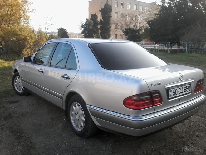 Mercedes E 240 1998, 176,000 km - 2.4 л - Sumqayıt