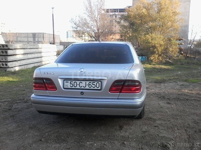 Mercedes E 240 1998, 176,000 km - 2.4 л - Sumqayıt