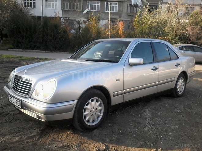 Mercedes E 240 1998, 176,000 km - 2.4 л - Sumqayıt