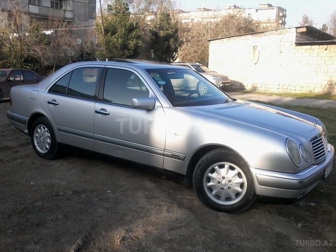 Mercedes E 240 1998, 176,000 km - 2.4 л - Sumqayıt