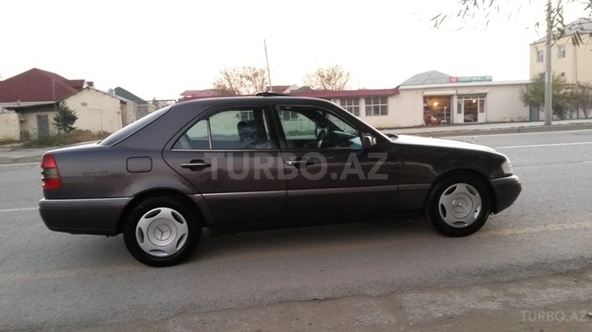 Mercedes C 200 1995, 270,000 km - 2.0 l - Sumqayıt