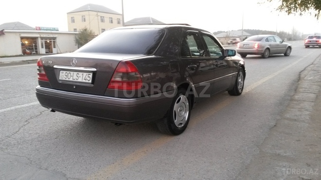 Mercedes C 200 1995, 270,000 km - 2.0 l - Sumqayıt