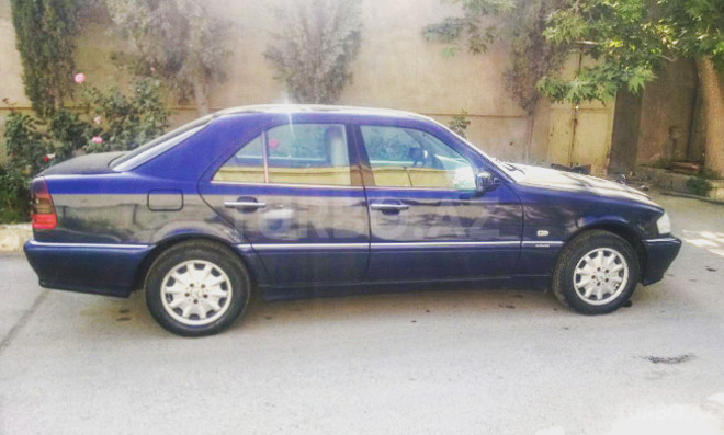 Mercedes C 200 1998, 298,000 km - 2.0 л - Bakı