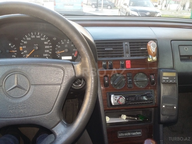 Mercedes C 180 1993, 229,354 km - 1.8 l - Bakı