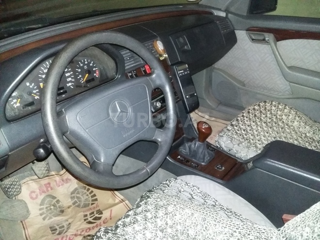 Mercedes C 180 1993, 229,354 km - 1.8 l - Bakı