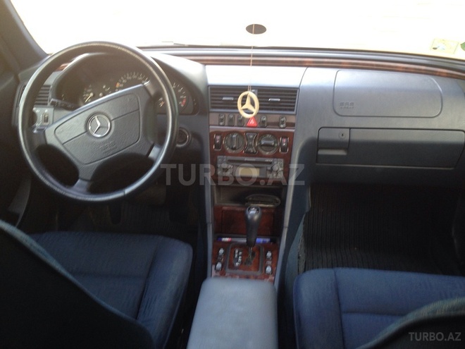 Mercedes C 180 2000, 200,000 km - 1.8 l - Bakı