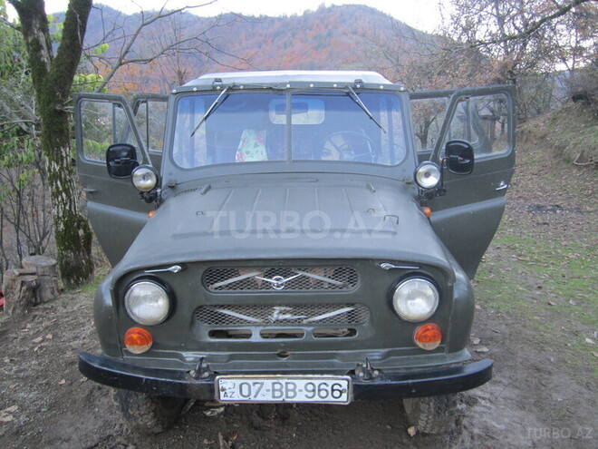 UAZ 469 1977, 85,000 km - 2.4 l - Astara