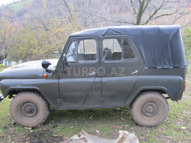 UAZ 469 1977, 85,000 km - 2.4 l - Astara