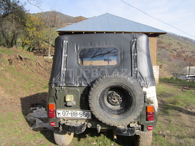 UAZ 469 1977, 85,000 km - 2.4 l - Astara