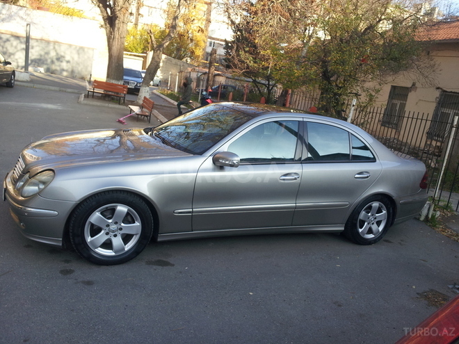 Mercedes E 270 2002, 355,000 km - 2.7 l - Bakı