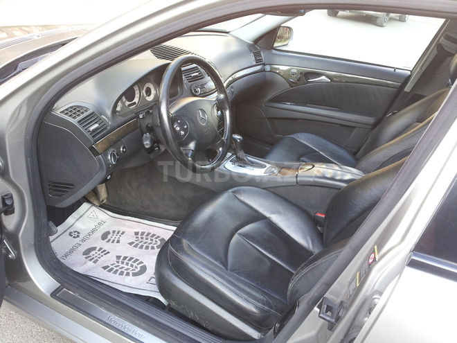 Mercedes E 270 2002, 355,000 km - 2.7 l - Bakı