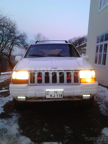 Jeep Grand Cherokee 1995, 200,000 km - 5.2 l - Yardımlı