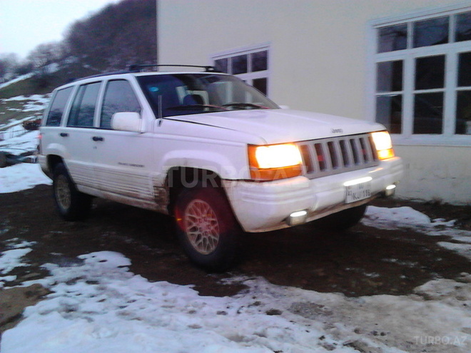 Jeep Grand Cherokee 1995, 200,000 km - 5.2 l - Yardımlı
