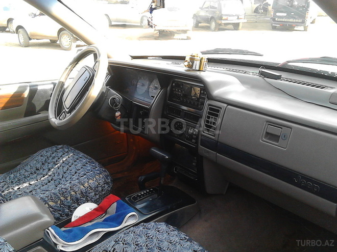 Jeep Grand Cherokee 1995, 200,000 km - 5.2 l - Yardımlı