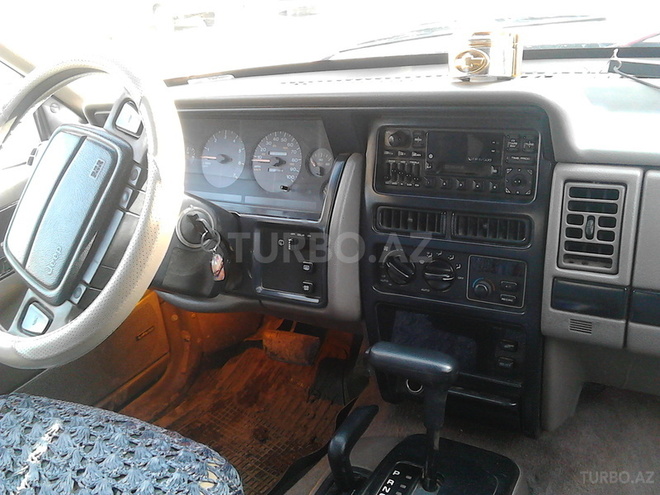 Jeep Grand Cherokee 1995, 200,000 km - 5.2 l - Yardımlı