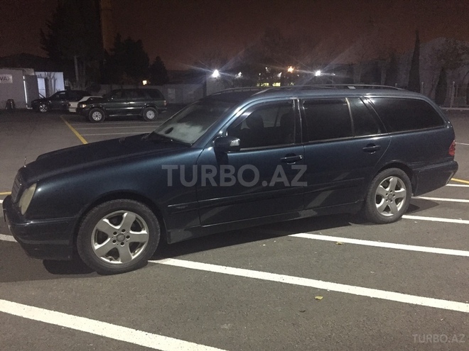 Mercedes E 220 2000, 327,000 km - 2.2 l - Bakı