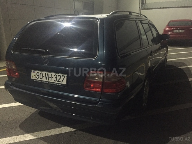 Mercedes E 220 2000, 327,000 km - 2.2 l - Bakı