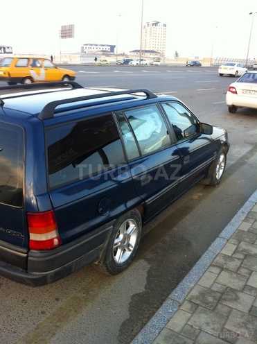 Opel Astra 1993, 323,387 km - 1.8 l - Bakı