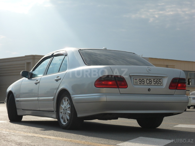 Mercedes E 320 2000, 238,000 km - 3.2 l - Bakı