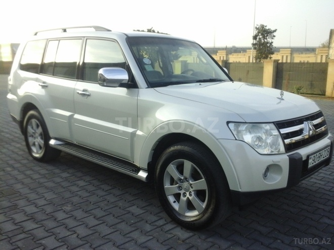 Mitsubishi Pajero 2007, 95,000 km - 3.8 l - Bakı