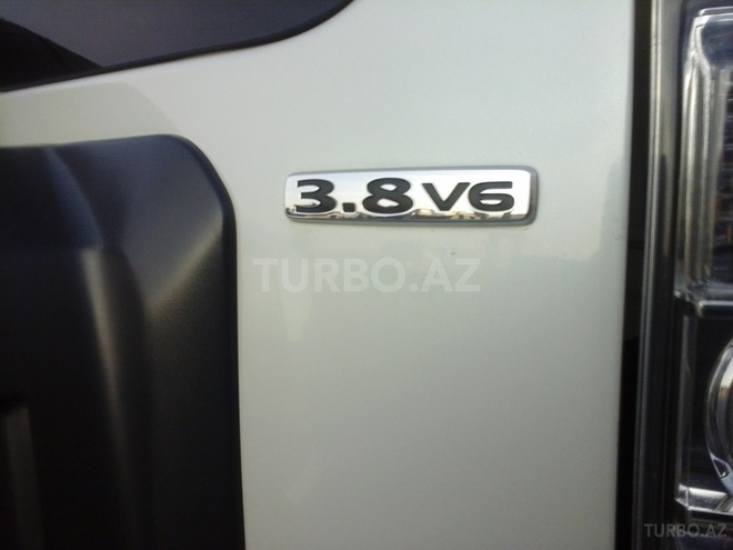 Mitsubishi Pajero 2007, 95,000 km - 3.8 l - Bakı
