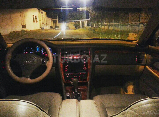 Audi A8 2000, 207,000 km - 4.2 l - Bakı