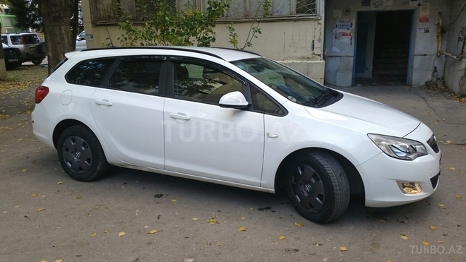 Opel Astra 2011, 166,800 km - 1.3 l - Bakı
