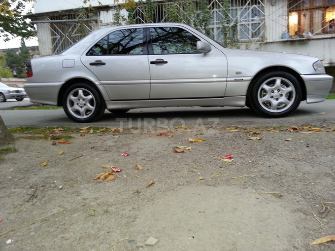 Mercedes C 240 2000, 270,000 km - 2.4 l - Bakı