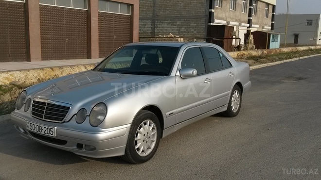 Mercedes E 220 1999, 316,000 km - 2.2 l - Sumqayıt