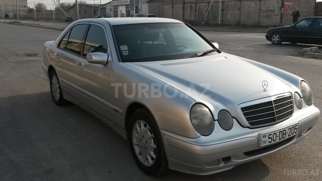 Mercedes E 220 1999, 316,000 km - 2.2 l - Sumqayıt