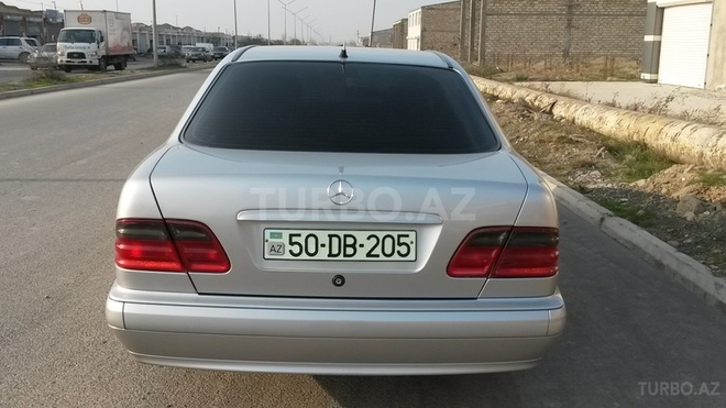 Mercedes E 220 1999, 316,000 km - 2.2 l - Sumqayıt