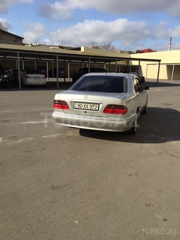 Mercedes E 320 1999, 210,000 km - 3.2 l - Bakı