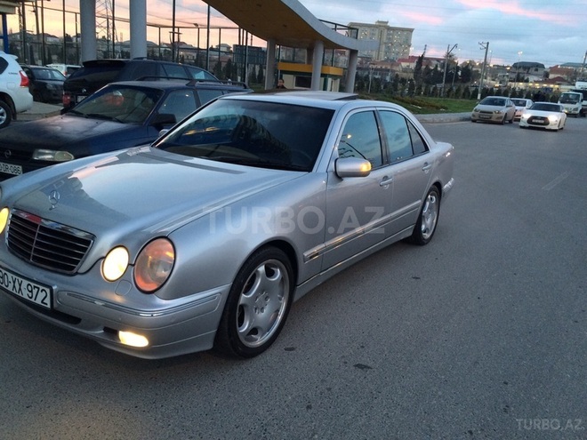 Mercedes E 320 1999, 210,000 km - 3.2 l - Bakı