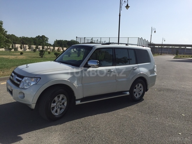 Mitsubishi Pajero 2008, 170,000 km - 3.0 l - Bakı