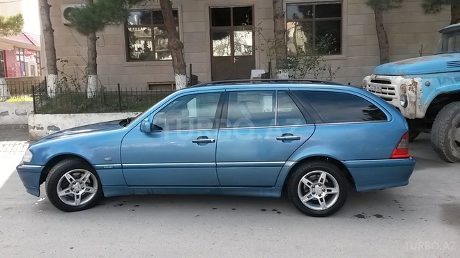 Mercedes C 220 1999, 307,000 km - 2.2 l - Sumqayıt